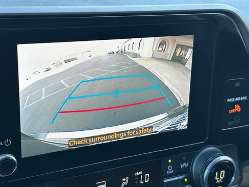 Used 2023 Toyota Highlander LE image 20