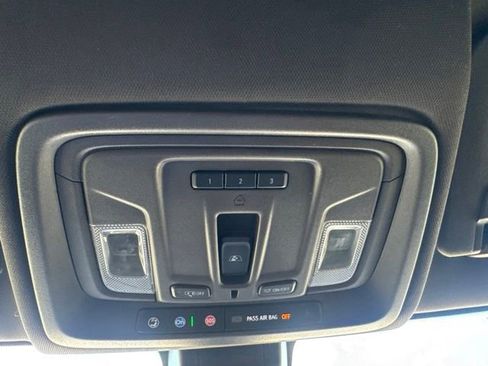 Used 2021 GMC Sierra 1500 Denali w/ Driver Alert Package II AWD/4WD image 18