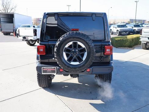 Used 2019 Jeep Wrangler Unlimited Sahara image 5