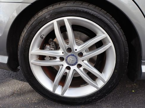 Used 2013 Mercedes-Benz C 250 Sport image 43