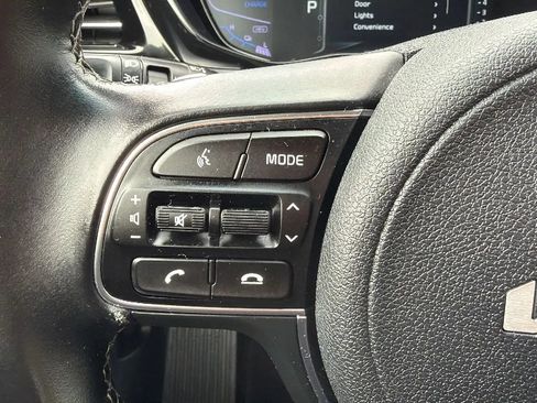 Used 2022 Kia Niro EX FWD image 12
