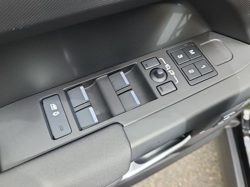 Used 2026 Land Rover Defender 110 S AWD/4WD image 11