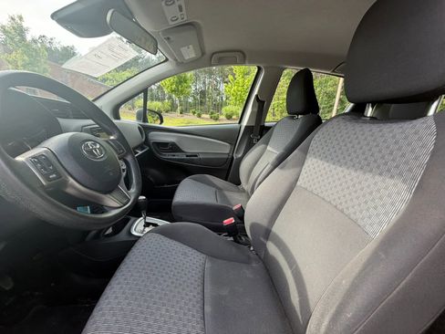 Used 2017 Toyota Yaris L FWD image 12