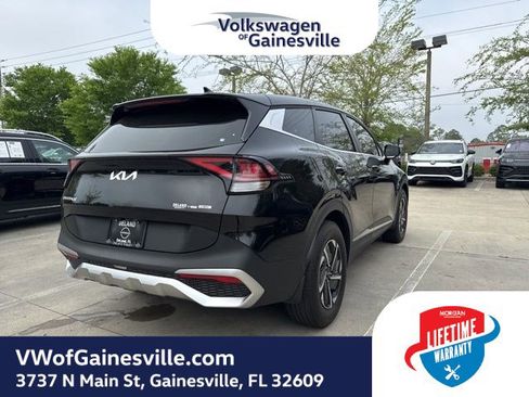 Used 2025 Kia Sportage LX image 4