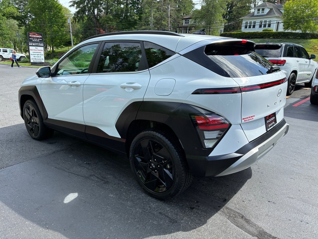 Used 2024 Hyundai Kona Limited AWD/4WD image 9