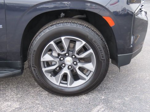 Used 2023 Chevrolet Tahoe LT RWD image 9