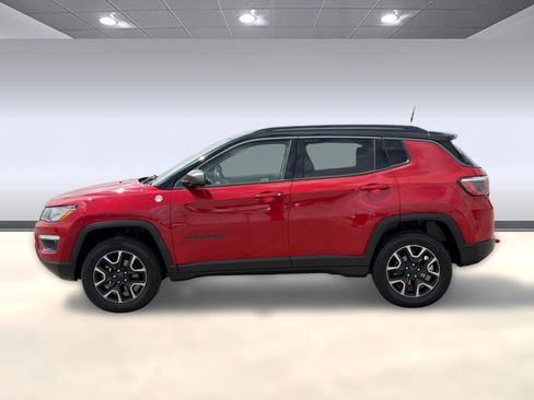 Used 2019 Jeep Compass Trailhawk AWD/4WD image 2