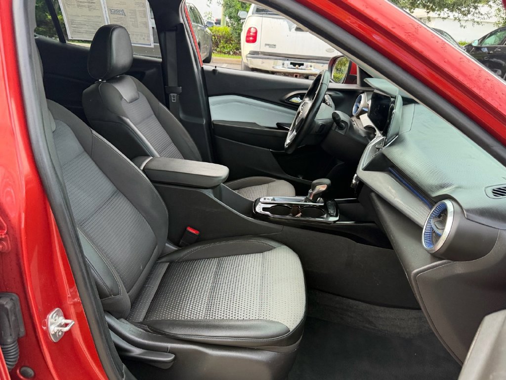 Used 2024 Chevrolet Trax LT w/ Driver Confidence Package FWD image 17