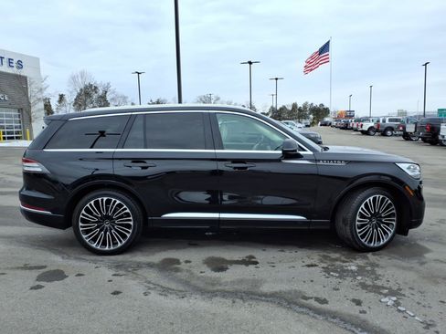 Used 2024 Lincoln Aviator Black Label w/ Dynamic Handling Package image 2