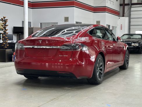 Used 2020 Tesla Model S AWD image 2