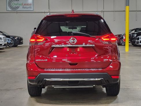 Used 2018 Nissan Rogue SV FWD image 10