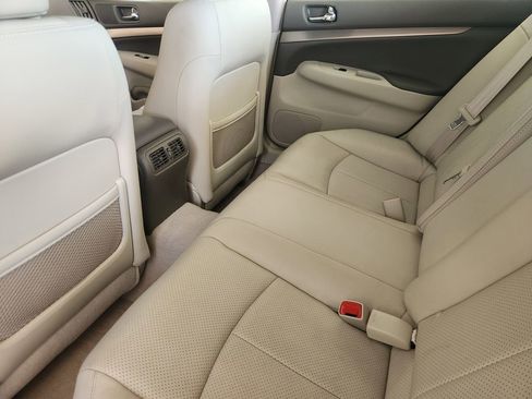Used 2015 INFINITI Q40 AWD w/ Navigation Package image 29