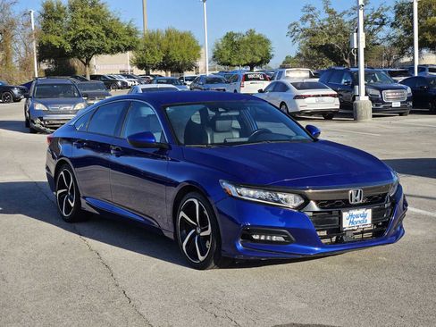 Used 2019 Honda Accord Sport image 3