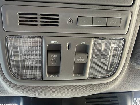 Used 2022 Honda CR-V Touring image 80