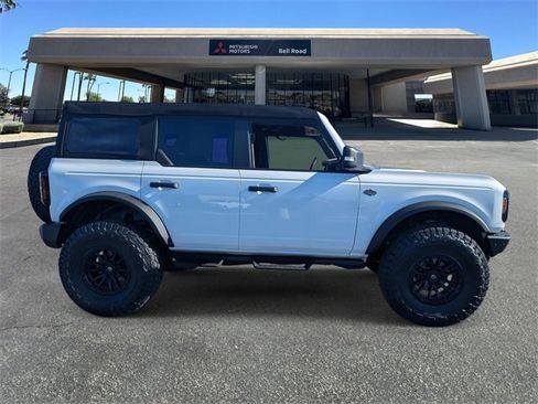 Used 2023 Ford Bronco Wildtrak image 7