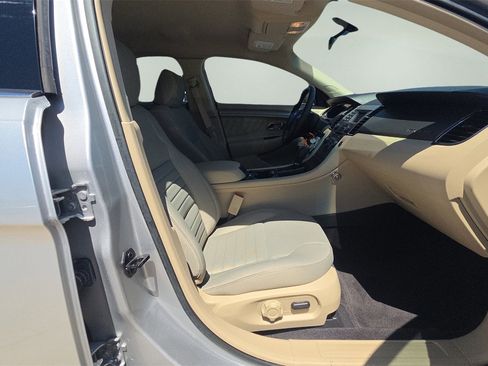 Used 2018 Ford Taurus SE image 13