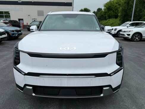 New 2026 Kia EV9 Wind image 2