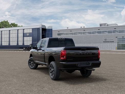 New 2025 RAM 2500 Big Horn AWD/4WD image 3