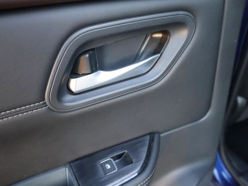 Used 2023 Nissan Rogue SL w/ SL Premium Package image 39