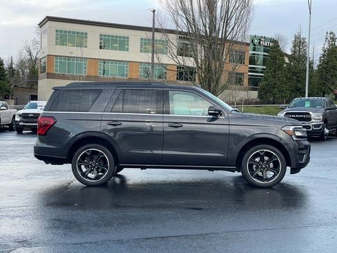 Certified 2022 Ford Expedition Limited image 2