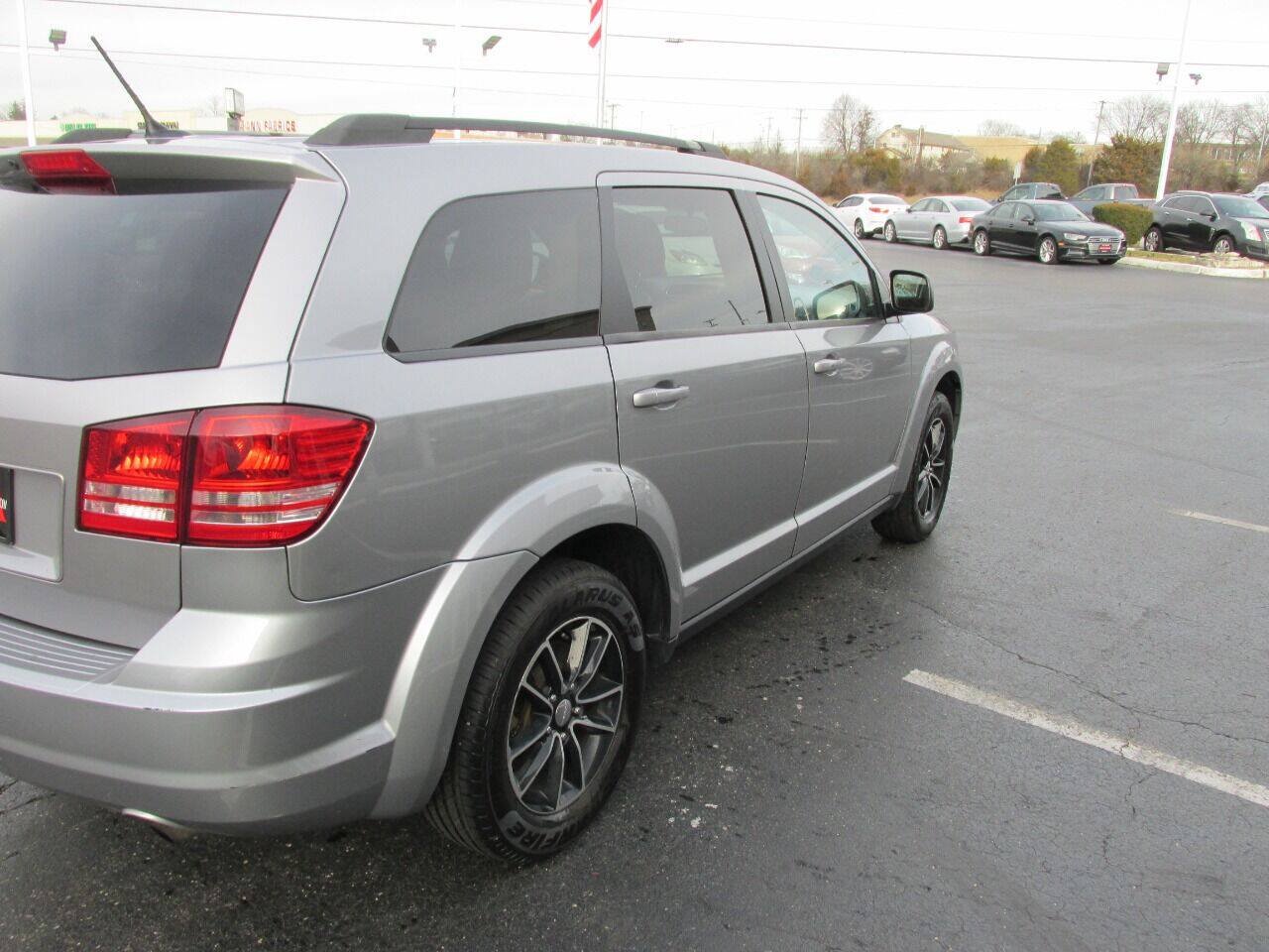 Used 2017 Dodge Journey SE w/ Flexible Seating Group FWD image 41