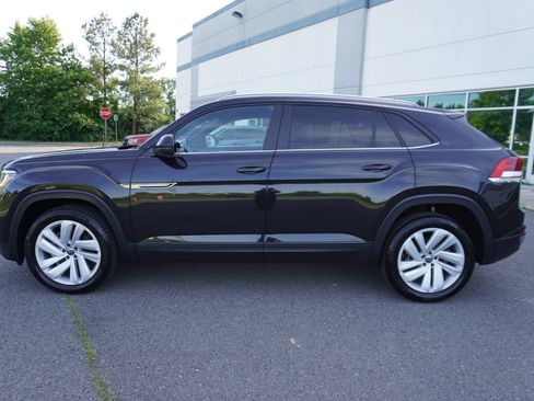 Used 2021 Volkswagen Atlas Cross Sport SE FWD image 4