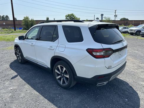 Used 2024 Honda Pilot Touring image 6