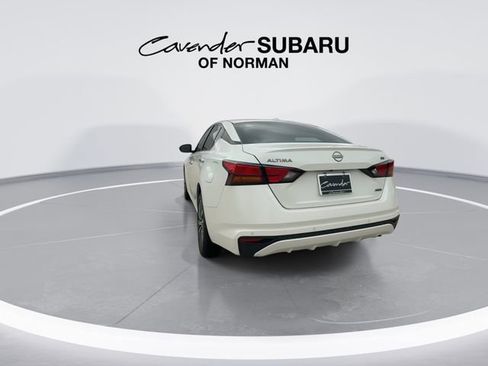 Used 2024 Nissan Altima 2.5 SV image 7