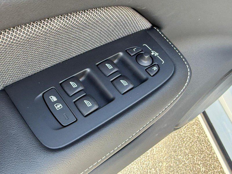 Used 2024 Volvo S60 T8 Plus w/ Climate Package AWD/4WD image 16