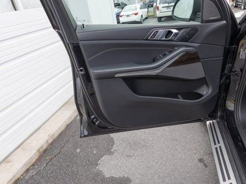 Used 2025 BMW X5 xDrive50e image 14