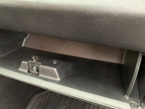 Used 2018 RAM 1500 Express AWD/4WD image 14