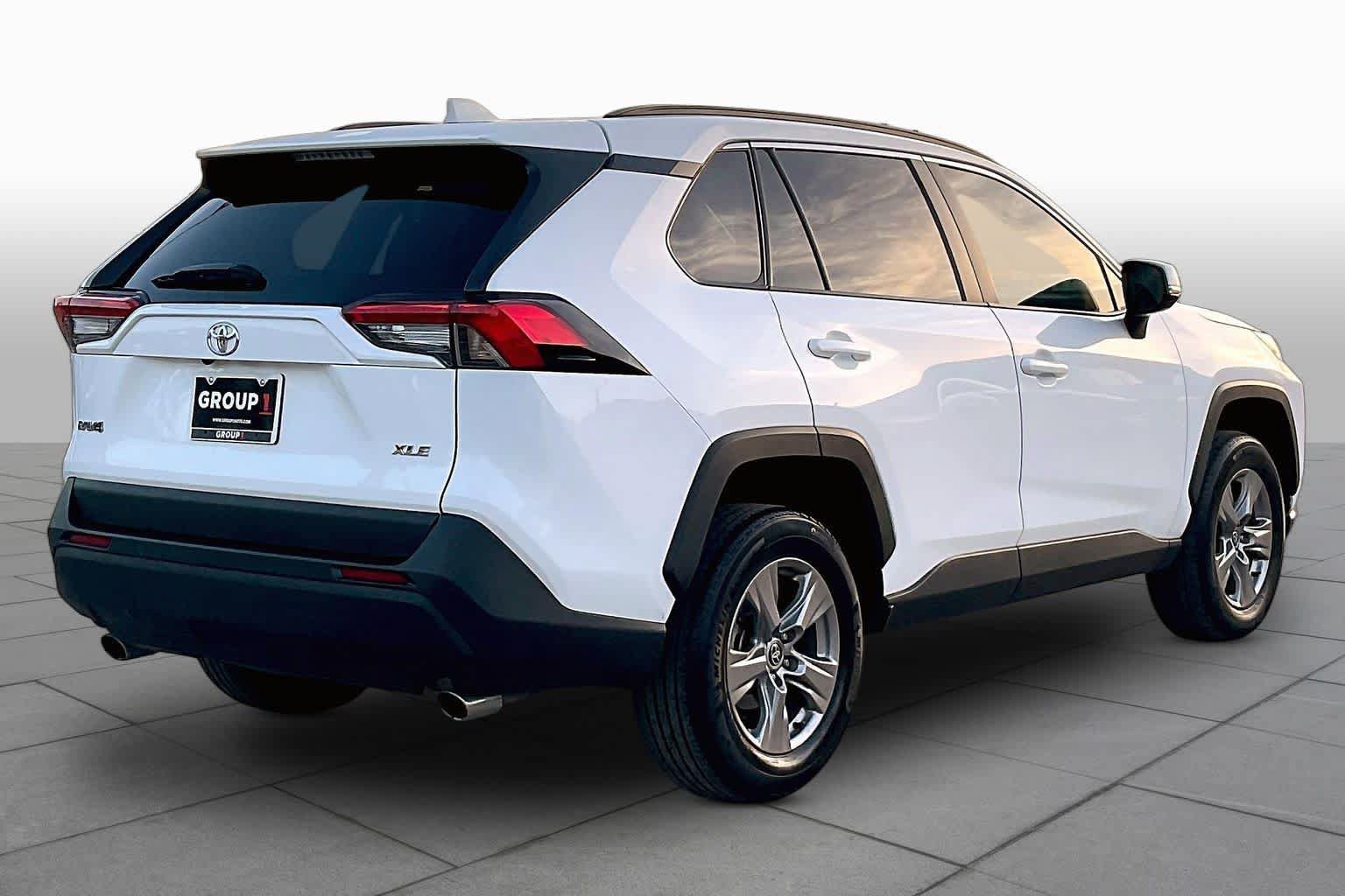 Used 2025 Toyota RAV4 XLE FWD image 13
