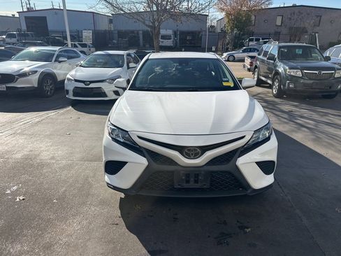 Used 2019 Toyota Camry L image 2