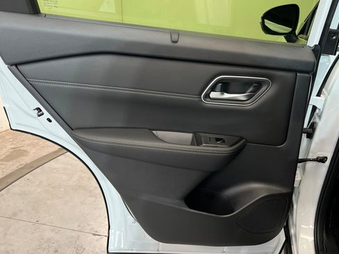 New 2026 Nissan Rogue Platinum AWD/4WD image 18
