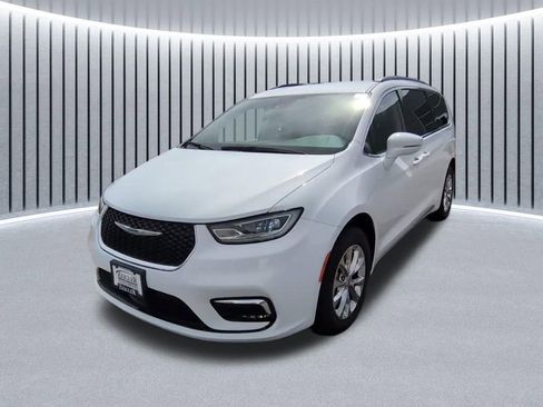 Used 2022 Chrysler Pacifica Touring-L AWD/4WD image 5