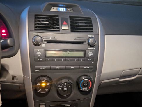 Used 2012 Toyota Corolla L image 18