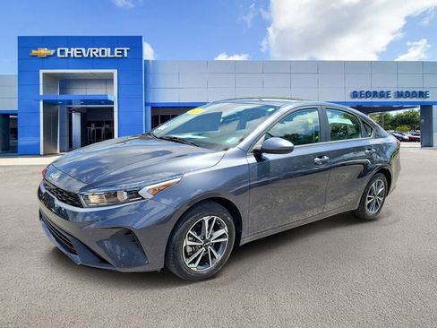 Used 2024 Kia Forte LXS FWD image 2