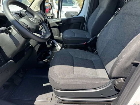 Used 2025 RAM ProMaster 2500 w/ U-Haul Equipment Group FWD image 21