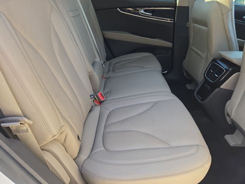 Used 2022 Lincoln Nautilus Reserve image 18