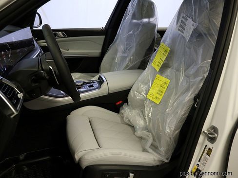 New 2026 BMW X5 xDrive50e w/ Climate Comfort Package image 11