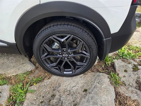 New 2026 Nissan Kicks SR w/ SR Premium Package image 11