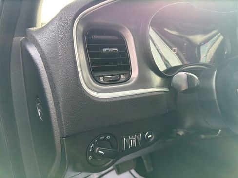 Used 2019 Dodge Charger SXT w/ Blacktop Package image 15