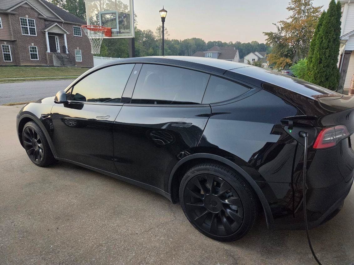 Used 2021 Tesla Model Y Long Range AWD/4WD image 3