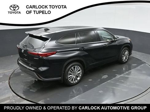 Used 2023 Toyota Highlander Platinum image 36