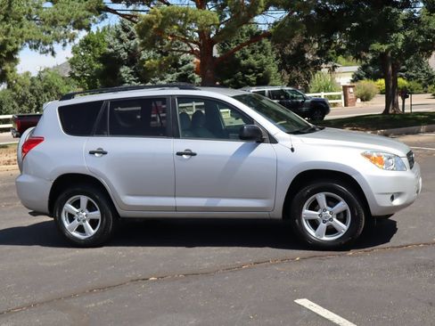Used 2006 Toyota RAV4 4WD image 2