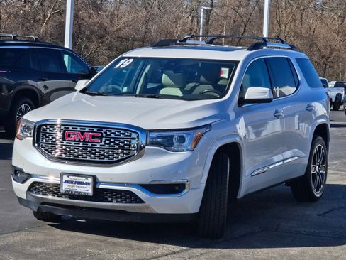 Used 2019 GMC Acadia Denali image 5