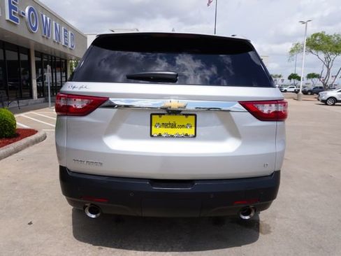 Used 2020 Chevrolet Traverse LT w/ LT Premium Package image 5