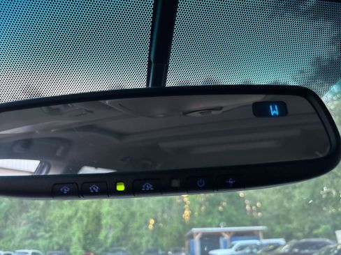 Used 2015 Toyota Sienna SE Premium image 24