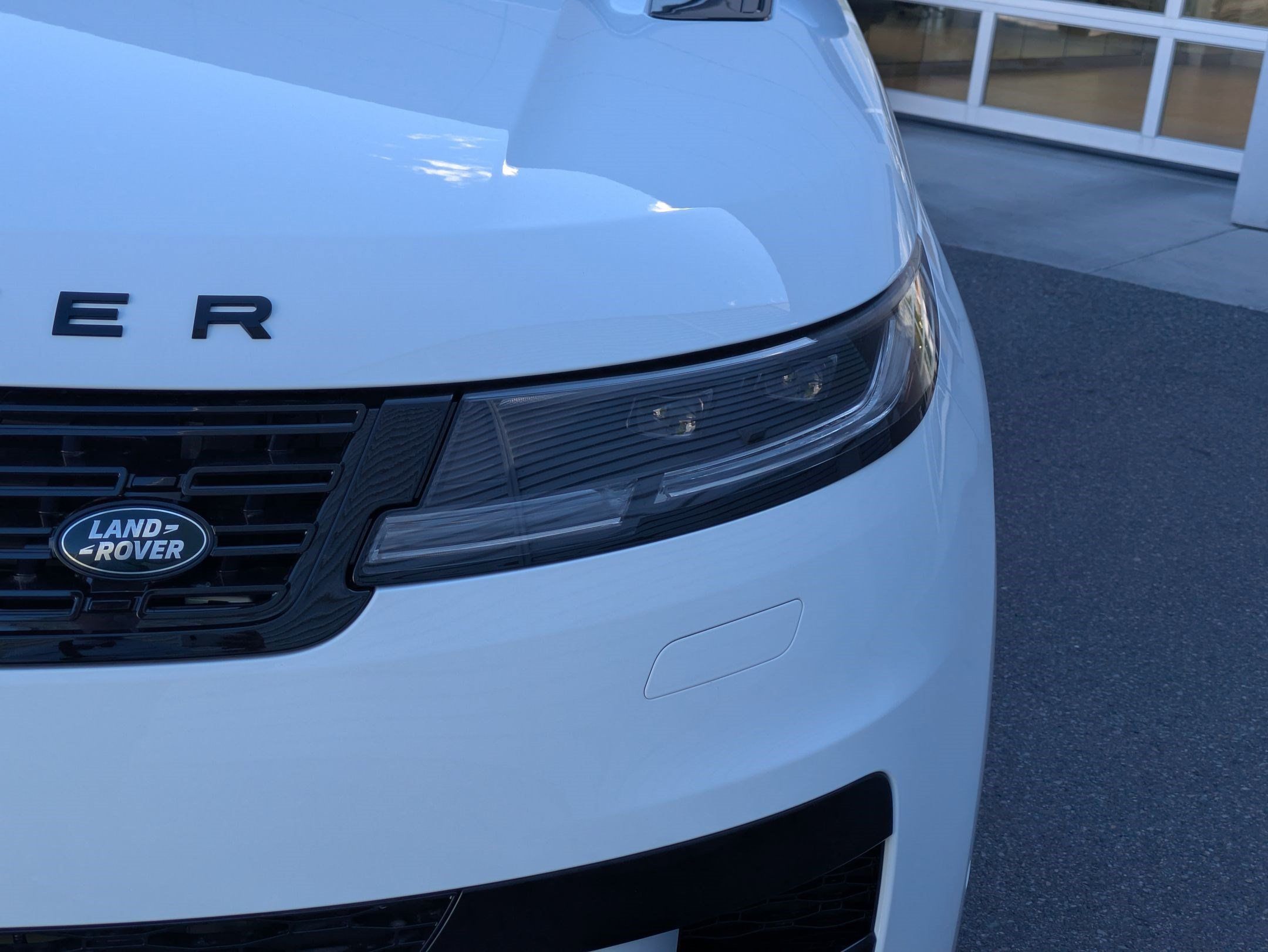 New 2026 Land Rover Range Rover Sport SE AWD/4WD image 9