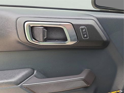 Used 2024 Ford Bronco Badlands image 13